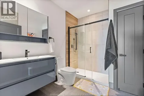 1624 Lauzon Windsor ON N8S 0B7