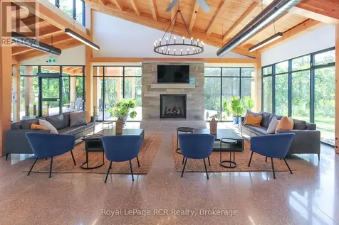 130 Courtland Street Blue Mountains ON L9Y 5L8