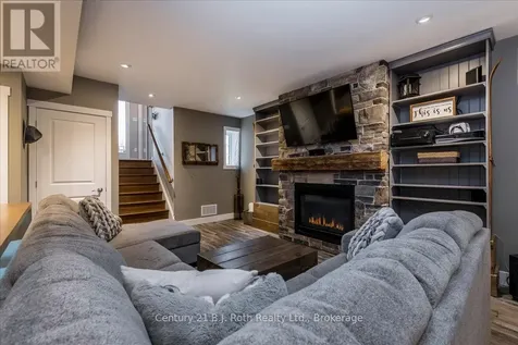 40 Grand Poplar Lane Wasaga Beach ON L9Z 0E2