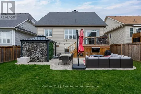 40 Grand Poplar Lane Wasaga Beach ON L9Z 0E2