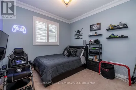 40 Grand Poplar Lane Wasaga Beach ON L9Z 0E2