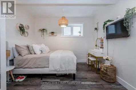 40 Grand Poplar Lane Wasaga Beach ON L9Z 0E2