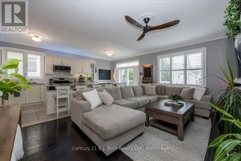 40 Grand Poplar Lane Wasaga Beach ON L9Z 0E2