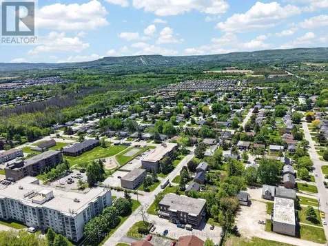 173 Eighth Street Collingwood ON L9Y 2C9