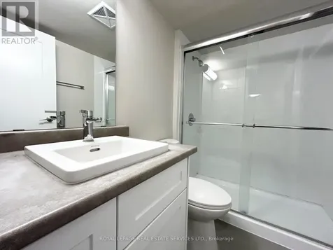 16 Cedarwoods Crescent Kitchener ON N2C 2L4