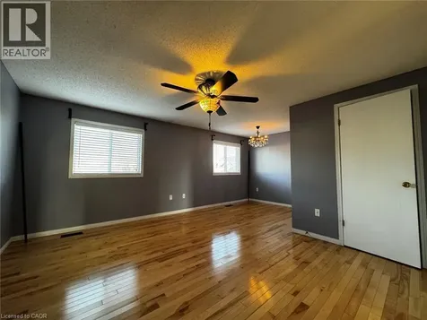37 Northcliffe Crescent Cambridge ON N3C 4M7