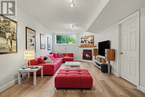 2064 Dunollie Crescent Ottawa ON K2W 1H6