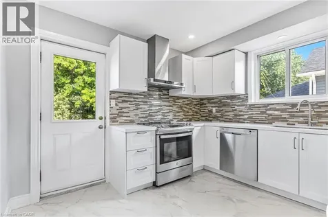 146 Craigroyston Road Hamilton ON L8K 3K1