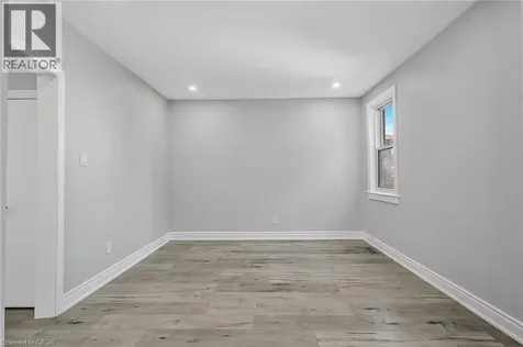 146 Craigroyston Road Hamilton ON L8K 3K1