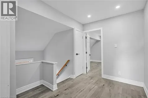146 Craigroyston Road Hamilton ON L8K 3K1