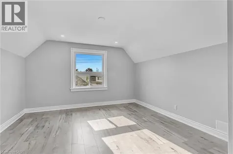 146 Craigroyston Road Hamilton ON L8K 3K1