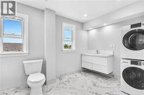 146 Craigroyston Road Hamilton ON L8K 3K1