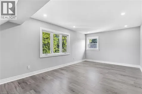 146 Craigroyston Road Hamilton ON L8K 3K1