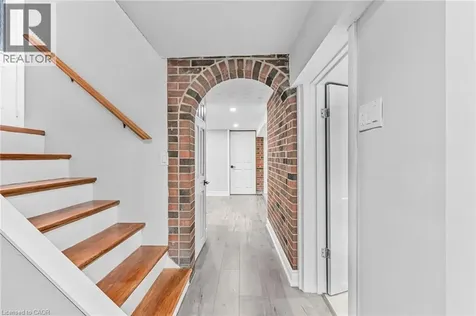 146 Craigroyston Road Hamilton ON L8K 3K1