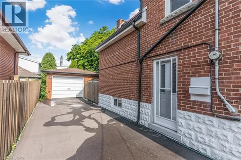 146 Craigroyston Road Hamilton ON L8K 3K1