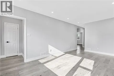 146 Craigroyston Road Hamilton ON L8K 3K1