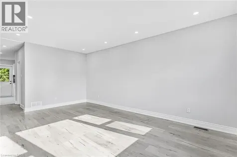 146 Craigroyston Road Hamilton ON L8K 3K1