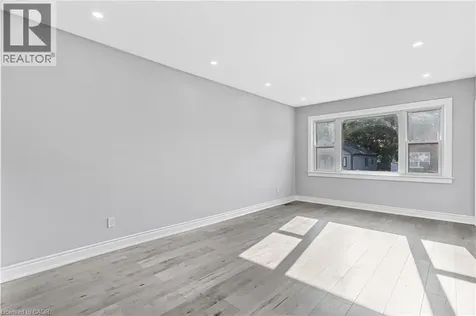 146 Craigroyston Road Hamilton ON L8K 3K1