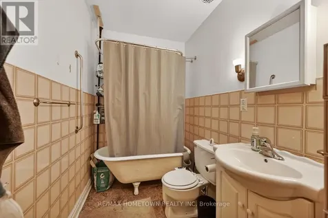 61 Pearl Street East Brockville ON K6V 1P6