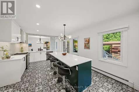 45 Goulburn Avenue Ottawa ON K1N 8C7