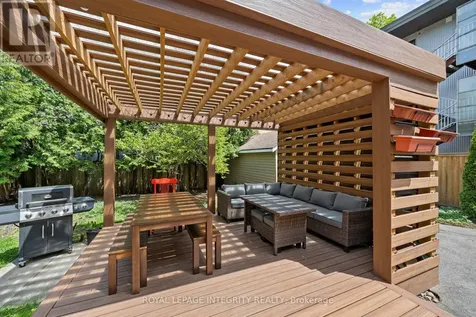 45 Goulburn Avenue Ottawa ON K1N 8C7