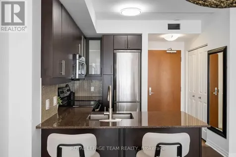 242 Rideau Street Ottawa ON K1N 0B7
