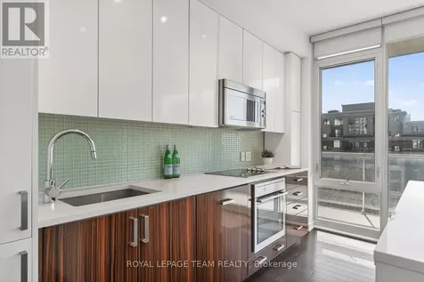 300 Lisgar Street Ottawa ON K2P 0E2