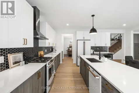 612 Ribbon Street Ottawa ON K4M 0M8