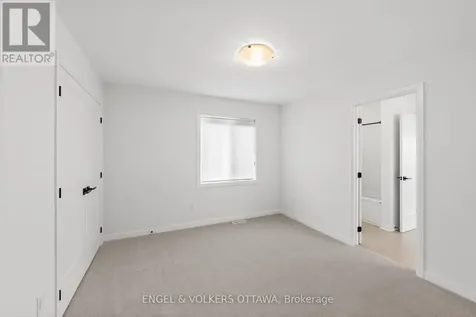 612 Ribbon Street Ottawa ON K4M 0M8
