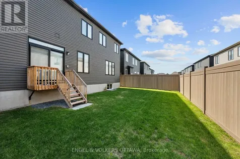 612 Ribbon Street Ottawa ON K4M 0M8