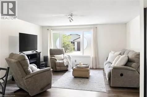 12 Fieldstone Walk New Hamburg ON N3A 2E9