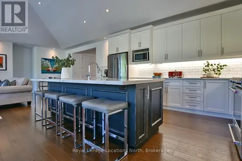 123 Crestview Court Blue Mountains ON L9Y 0Z4