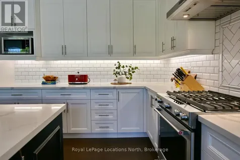 123 Crestview Court Blue Mountains ON L9Y 0Z4