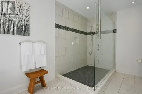 123 Crestview Court Blue Mountains ON L9Y 0Z4