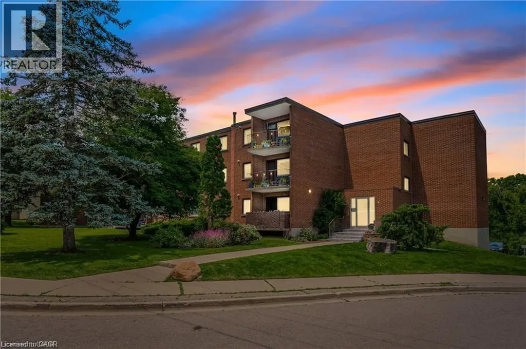 4 Avalon Place Kitchener ON N2M 4N6