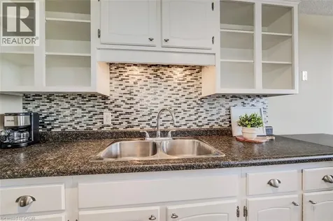 4 Avalon Place Kitchener ON N2M 4N6