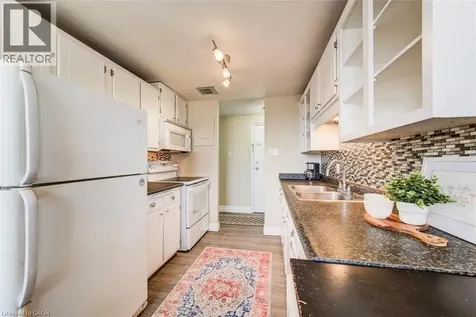 4 Avalon Place Kitchener ON N2M 4N6