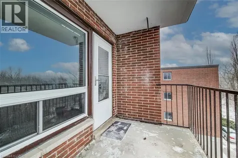 4 Avalon Place Kitchener ON N2M 4N6