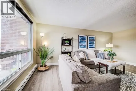 4 Avalon Place Kitchener ON N2M 4N6