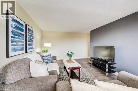 4 Avalon Place Kitchener ON N2M 4N6
