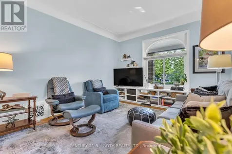 32 Samuel Street Kitchener ON N2H 1P1
