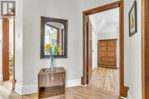 32 Samuel Street Kitchener ON N2H 1P1