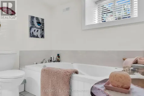 32 Samuel Street Kitchener ON N2H 1P1
