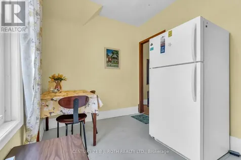 32 Samuel Street Kitchener ON N2H 1P1