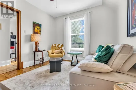 32 Samuel Street Kitchener ON N2H 1P1