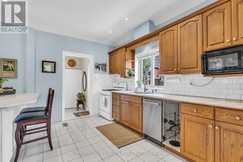 32 Samuel Street Kitchener ON N2H 1P1