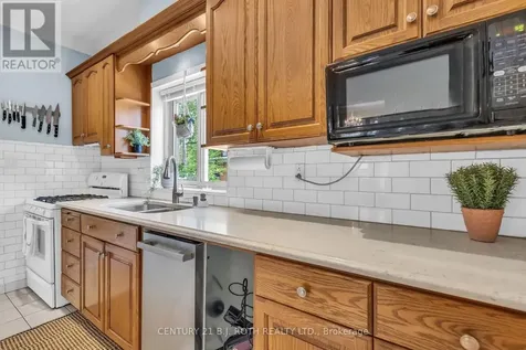 32 Samuel Street Kitchener ON N2H 1P1