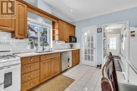 32 Samuel Street Kitchener ON N2H 1P1