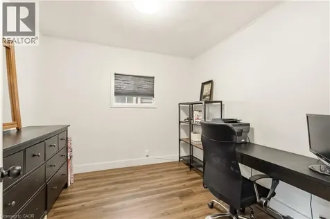 27 Edinburgh Avenue Hamilton ON L8H 2C4