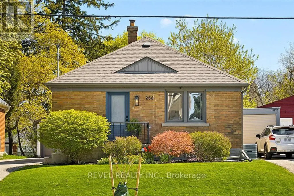 256 Bowman Street Waterloo ON N2J 1W5